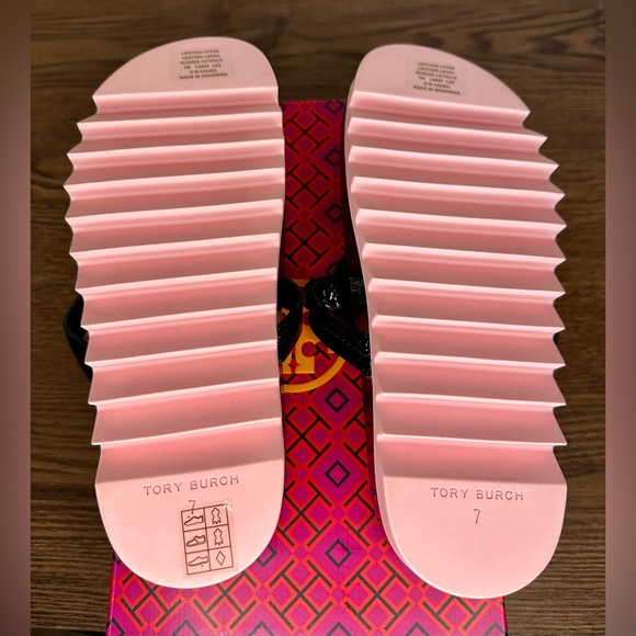 New Tory Burch Miller Cloud Lug Soft Patent Leather Sandal Size 7 Black/Petunia - Picture 11 of 11